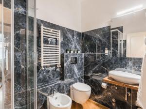 The Best Rent - Spacious three-bedroom apartment near the Colosseum