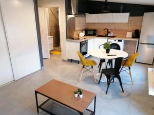 Appartements COLIVING LES PETITES MOMES Appartement et studio meubles : photos des chambres