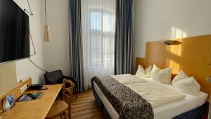 Small Double Room Land Side room in Hotel Asgard