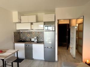 Charmant Studio avec terrasse et parking à Vence