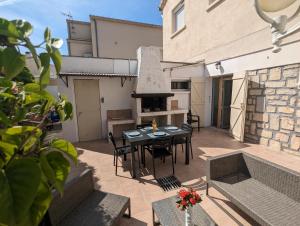 Sol-y-Days ClauDid, Grand appartement rénové avec terrasse à 50m de la plage et très proche du centre ville