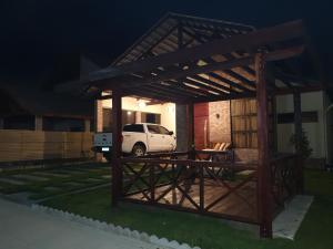 Chalé de campo em condomínio fechado