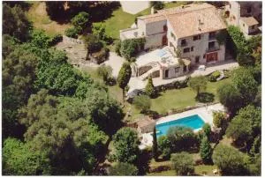 17th Century Stone House, Pool, Air-Conditioned - Le Collet