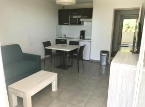 Appartements Complet «Plage-piscine-parking prive-terrasse» : photos des chambres