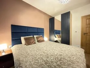 Superior Laguna Beskidow 3 Rooms! Sauna&Gym! Air Condition! - 别尔斯克-比亚拉