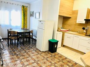 Maisons de vacances house in the city center with garden and parking : photos des chambres