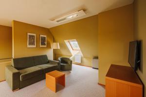 Attic Suite with Free Wellness Entrance room in Park Holiday Congress & Wellness Hotel