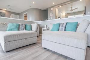 Ka Hale me Ka ike 30 Night Minimum