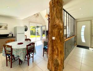 Maison charmante à Saint-Laurent-sur-Mer avec terrasse