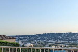 3 pièces dans villa avec piscine