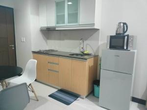 101 Newport Boulevard near NAIA Terminal 3