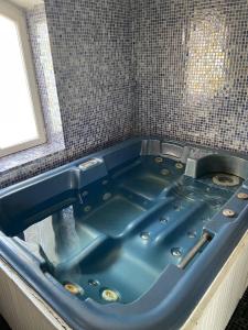 Maisons de vacances mas pour 10 personnes avec jacuzzi : Maison 4 Chambres