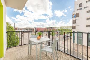 Appart'hotels Appart’City Confort Tours : Studio Double avec Terrasse