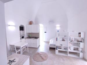 Elegante Monolocale con Soppalco in Centro e Vicino al Mare