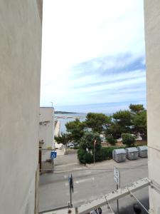 Elegante Monolocale con Soppalco in Centro e Vicino al Mare