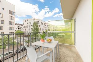 Appart'hotels Appart’City Confort Tours : Studio avec Lits Jumeaux et Terrasse