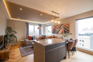 Entire 2 Bed - No. 49 - The Cosy Collection Ltd