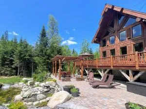 WML stunning log home in Bretton Woods, AC, 2-person Jacuzzi, indoor and outdoor fireplaces, & more! - Jefferson