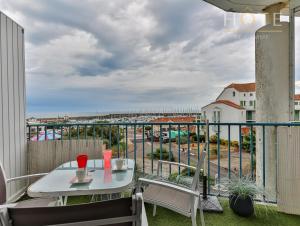 Duplex 4 étoiles, vue mer et port de plaisance