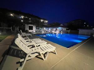 Resort 2-3BR Huge Pool, BBQ, 300m-Beach, 8 mins to Walking Street