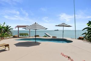 The Peach Pelican home