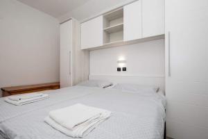Apartment 5 