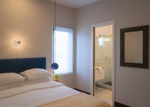 Elegant Townhouse, Hudson center, 3 ensuite baths