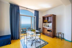 One-Bedroom Apartment with Sea View
