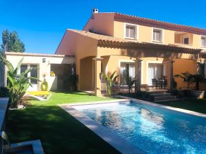 B&B / Chambres d'hotes Lou Meinado, un concept 