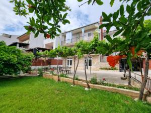 Retreat Apartments with free parking