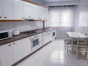 Piso vistas al mar 2. Playa Aguete. Rías Baixas