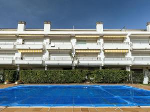 LLANÇÀ 11 ÀTIC - Ático en primera línea de mar, gran terraza y piscina comunitaria - ES-228-60