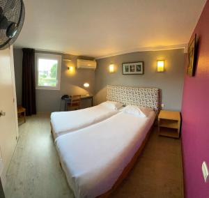 Twin Room room in Contact Hotel LE SUD Montpellier Aéroport Parc Expo Arena