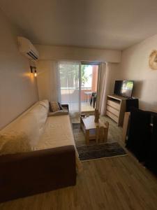 PWS Cosy 1 bed in Golfe Juan - tennis pool & beach