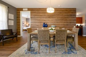 Vista Cay Electra condo