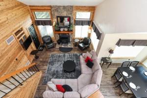 Seven Springs 2 BR Premium Condo, Walk to Slopes condo