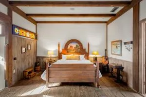 Adobe Village Inn - 卡顿伍德