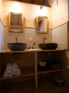 Lodges La Cabane du Domaine des Ecus d'Or : photos des chambres