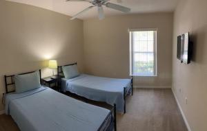 3 Bedroom Private Pool With Spa Near Disey villa