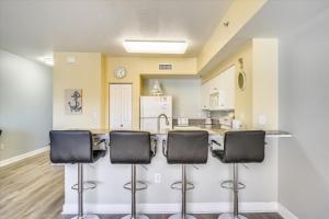 Shores of Panama 2025 - 1 Bedroom Bunks Sleeps 6, Reserved Parking, Free Fun! condo