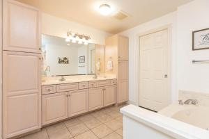 Phoenix IX 1105 condo