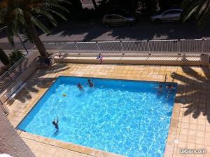Appt bord de mer deux chambres, clim, parking, piscine