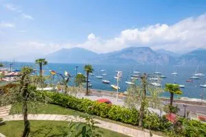 The window on the lake - 阿森扎迪布伦佐内