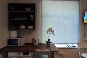 4 can stay. Free parking. Imanta