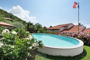 Barcollo House - Piscina nel verde - Pontinvrea