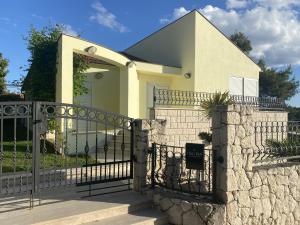 VILLA M&M - sea and beach within 35 steps