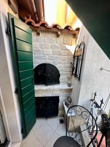 Tiny Dream - Old Town Rooms Split