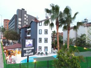 Side Meryam Suit Deluxe Hotel