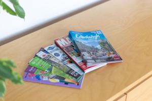 Bright & Spacious Double Room with Garden View- Close to Airport & City Centre