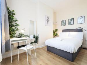 Guest Rooms in Anfiled Near Stadium, Free Parking